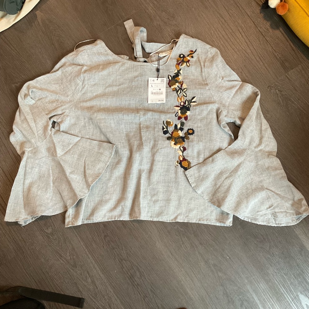 NWT Zara Light Gray Embroidered Bell Sleeve Blouse